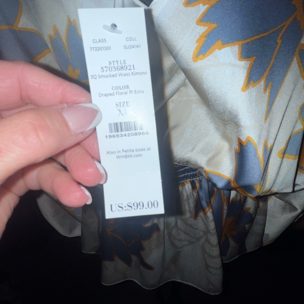 White House Black Market White and Blue Floral Top - Picture 6 of 9